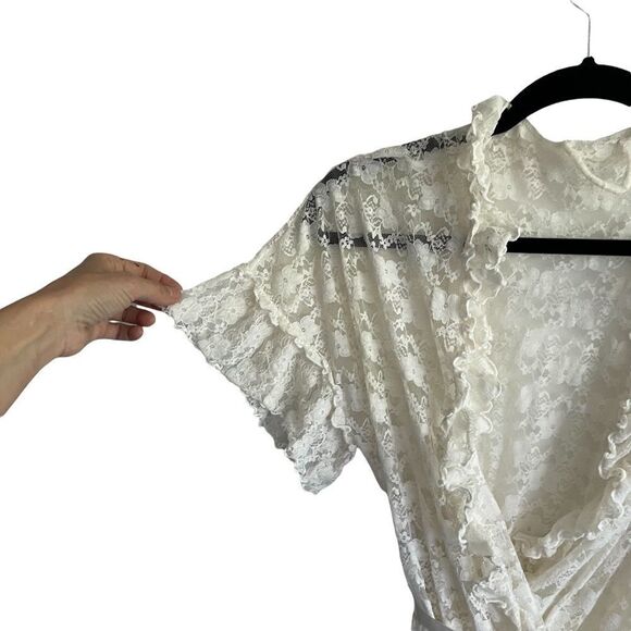 LACE Short Sleeve Wrap Tie-Waist Mini Robe Cream One Size - Picture 2 of 7